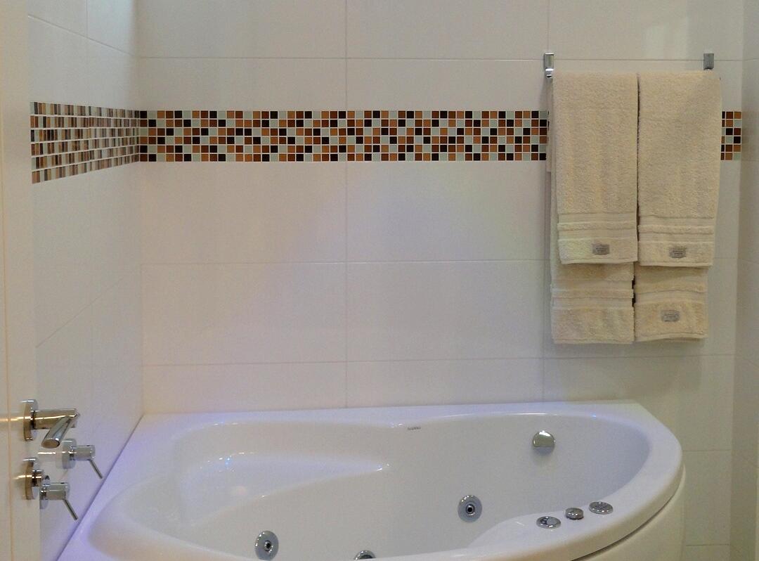 Banheiro com Pastilhas de Vidro - C02